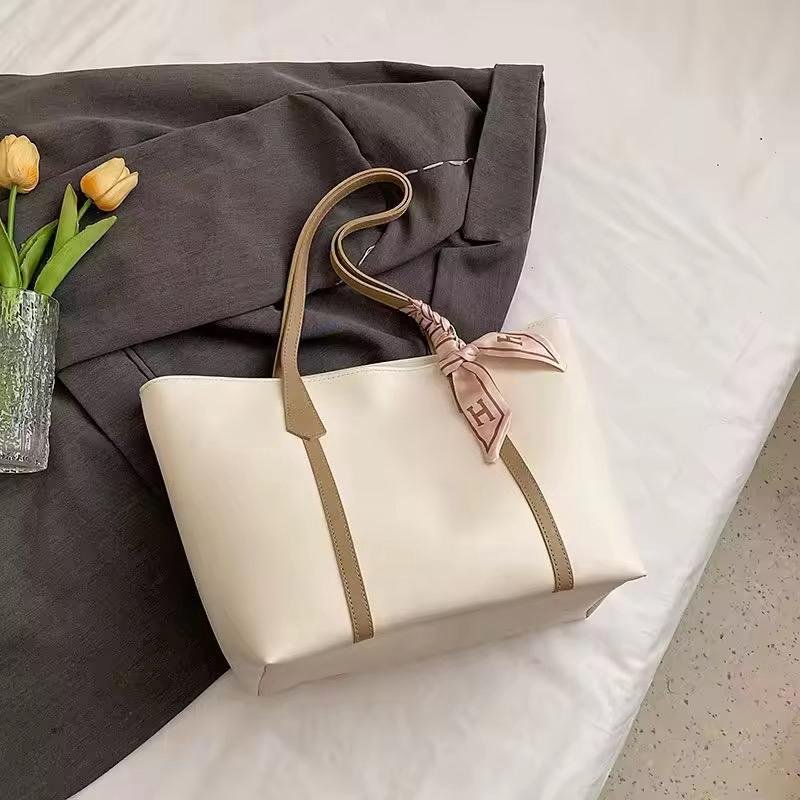 Rosa Vintage-Inspired Bag