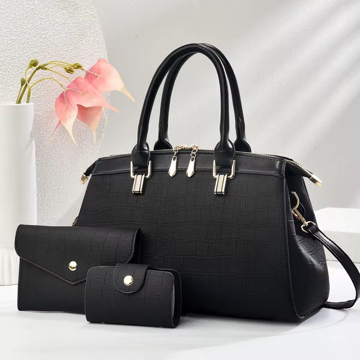 Golden Aura Bag - Image 2